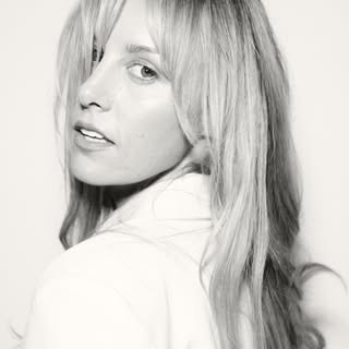 Laura Kennon