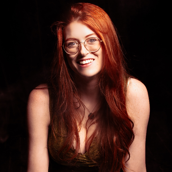 Fiona Cauley at The Comedy Club of Lawrence