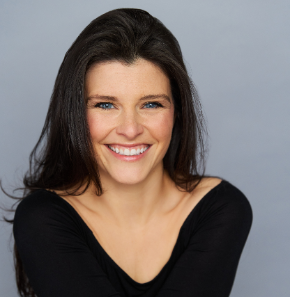 Shannon Fiedler at The Hollywood Improv
