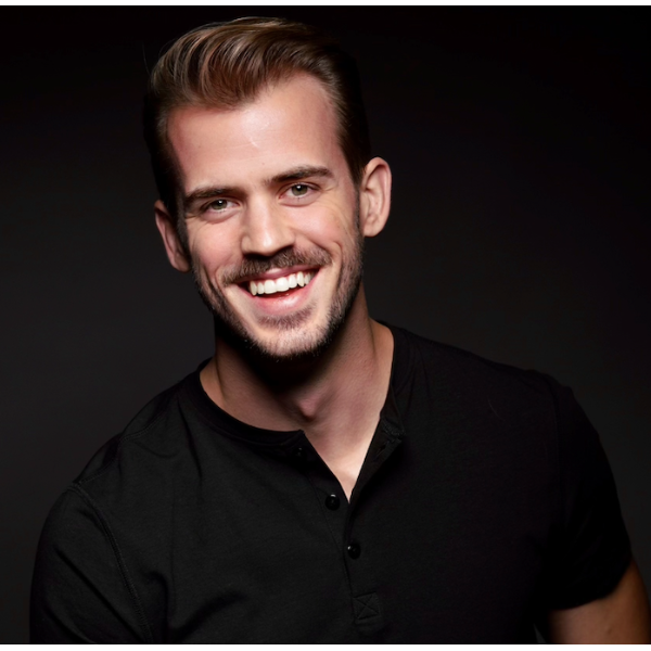 Jake Snell's Holiday hangover show at Comedy Cabin