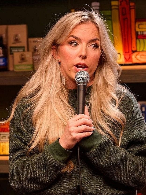 Jessica Michelle Singleton at Hyena's Comedy Night Club Albuquerque