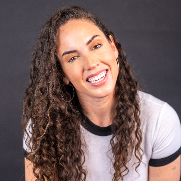 Caitlin Peluffo at Coastal Comedy Night