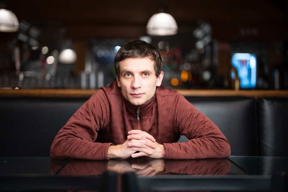 Daniel Simonsen at Grove 34 Comedy Club