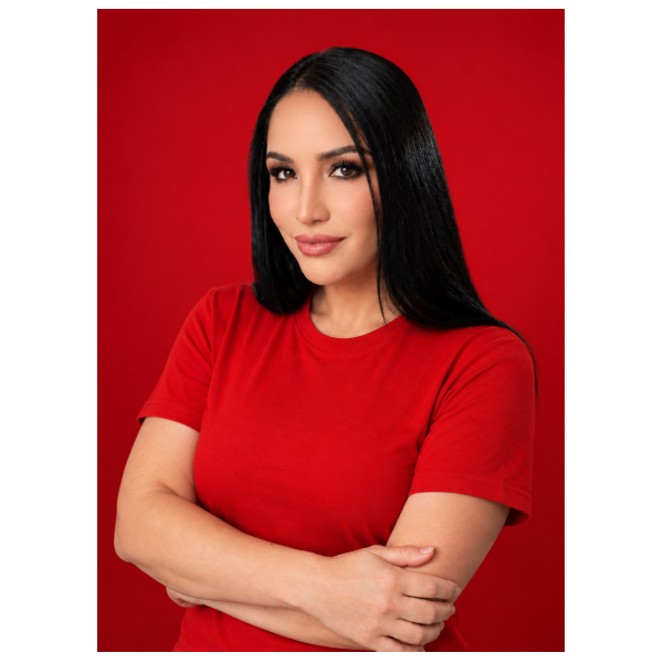 Luz Pazos at Miami Improv