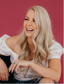 Kelly Collette at Cap City Comedy Club