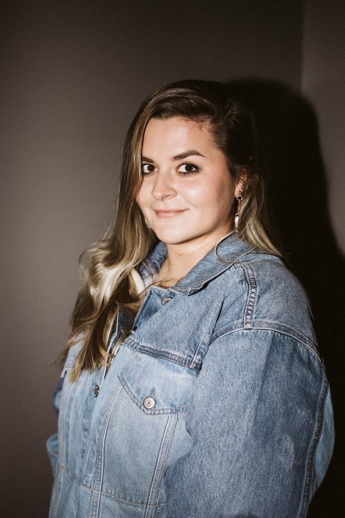 Ella Horwedel at The Comedy Corner Underground