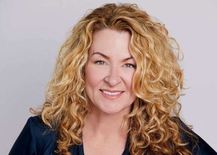 Sarah Colonna at Brad Garrett's Comedy Club