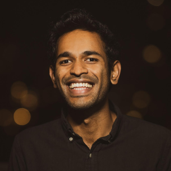 Shafi Hossain at The Comedy Studio