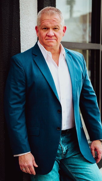 Derek Richards at Visani Comedy Zone