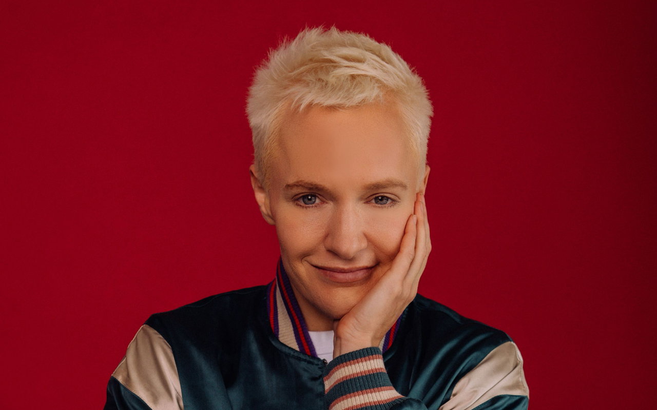 Emma Willmann at Dr. Grins Comedy Club