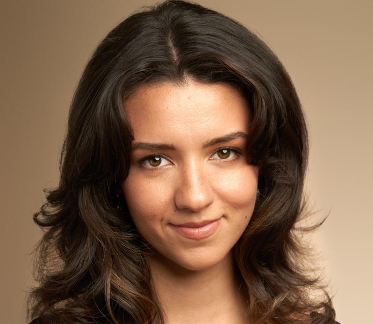 Maddy Kelly at The Riot Comedy Club
