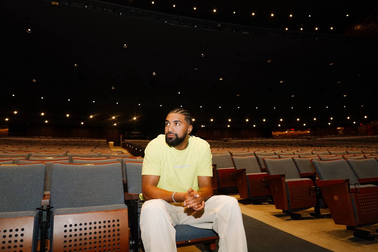 Hassan Phills at SESH Comedy