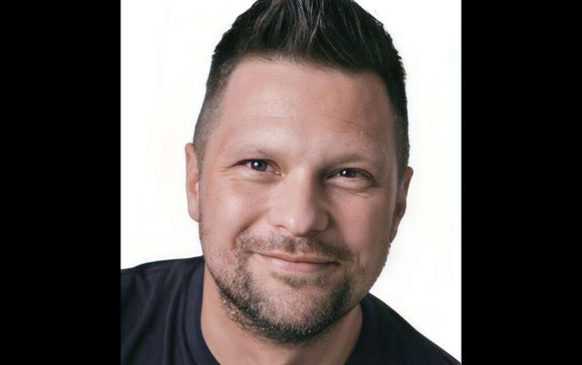 Julian McCullough at SoulJoel's Comedy Club